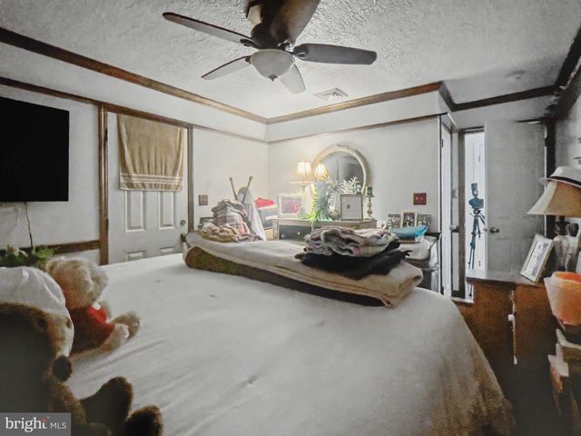 215 BROWNING LN, Brooklawn, NJ 08030