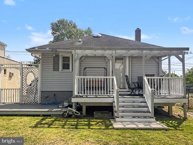 215 BROWNING LN, Brooklawn, NJ 08030