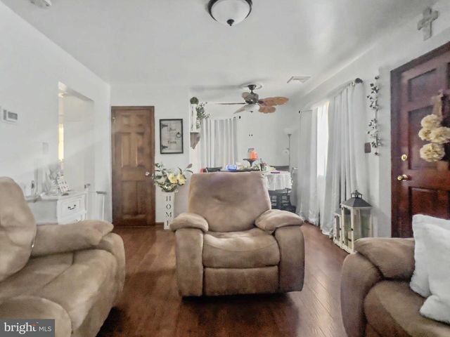 215 BROWNING LN, Brooklawn, NJ 08030