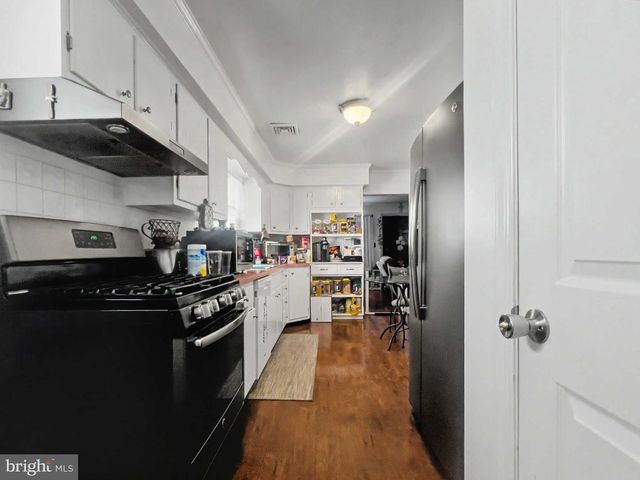 215 BROWNING LN, Brooklawn, NJ 08030