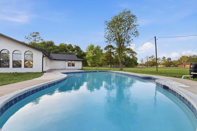 1011 Sycamore Road, Richmond, TX 77469