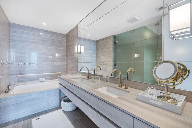 18975 E Collins Avenue 3802, Sunny Isles Beach, FL 33160
