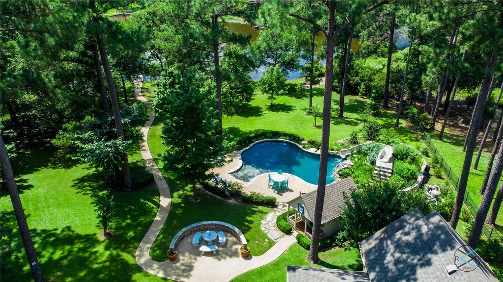 8650 Toler Point, Larue, TX 75770