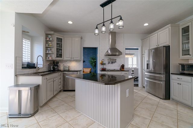 21711 Woodfield Trail, Strongsville, OH 44149