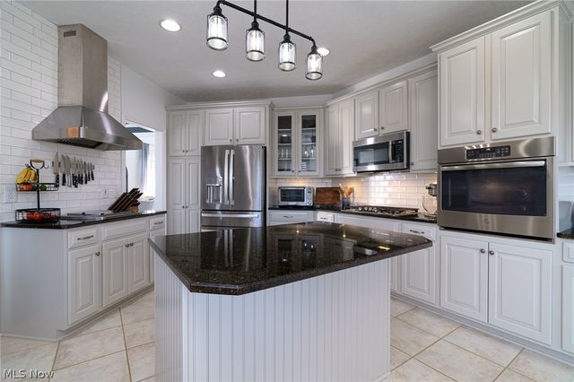 21711 Woodfield Trail, Strongsville, OH 44149