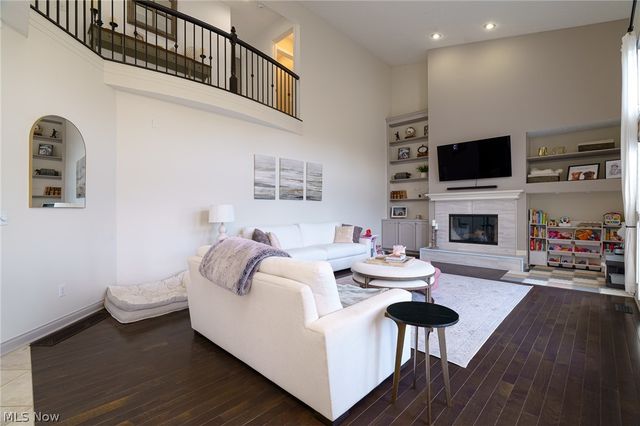 21711 Woodfield Trail, Strongsville, OH 44149