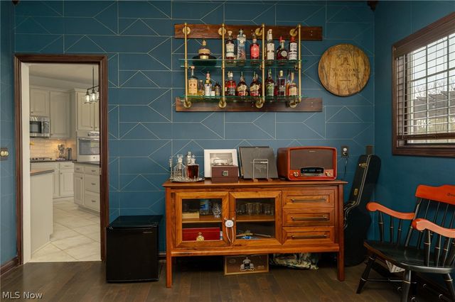 21711 Woodfield Trail, Strongsville, OH 44149