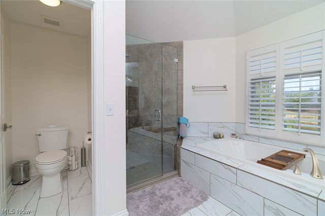 21711 Woodfield Trail, Strongsville, OH 44149