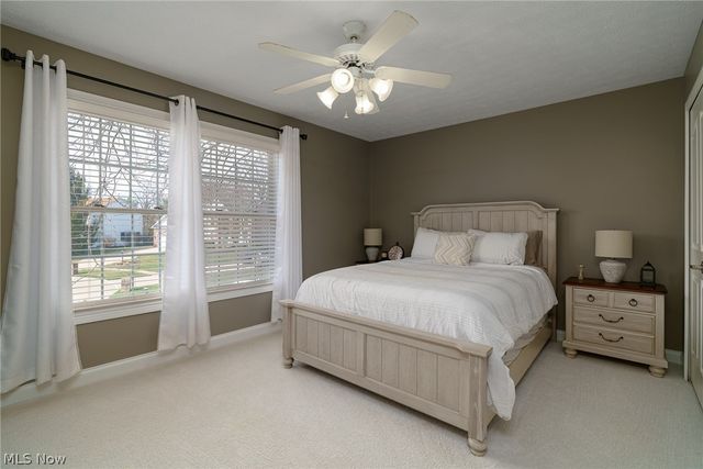 21711 Woodfield Trail, Strongsville, OH 44149