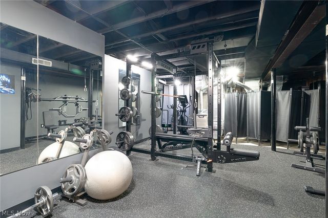 21711 Woodfield Trail, Strongsville, OH 44149