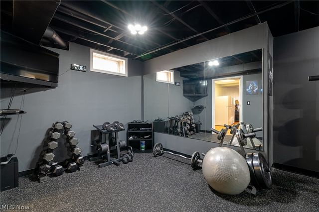 21711 Woodfield Trail, Strongsville, OH 44149