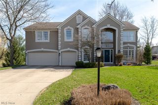 21711 Woodfield Trail, Strongsville, OH 44149