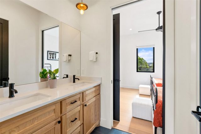 102 Cypress Shore Lane LN, Kingsland, TX 78639