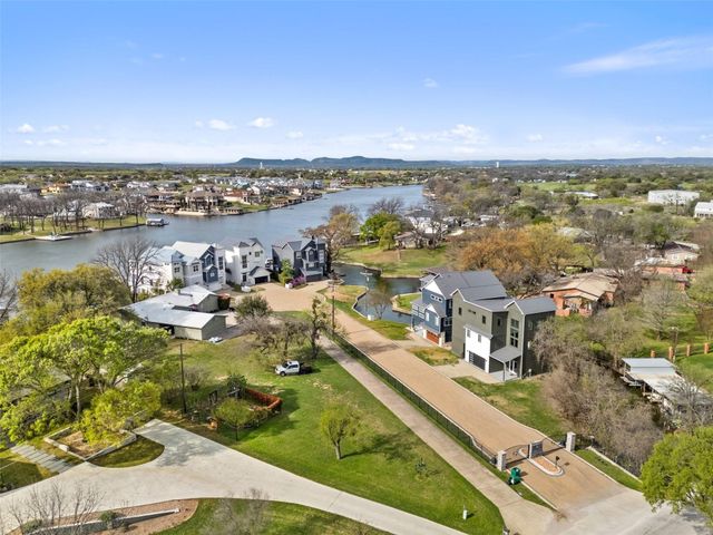 102 Cypress Shore Lane LN, Kingsland, TX 78639