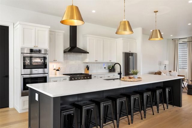 102 Cypress Shore Lane LN, Kingsland, TX 78639