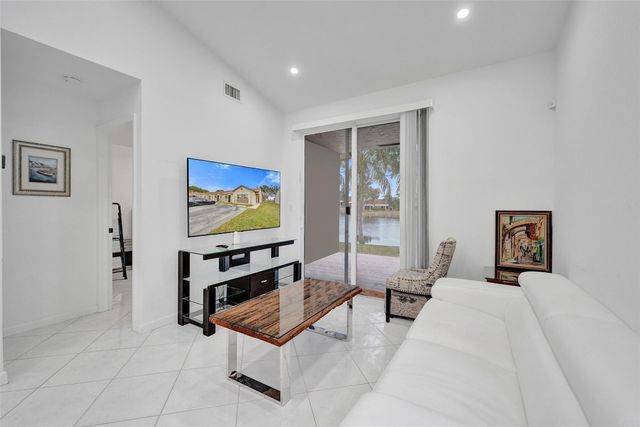 5514 SW 28th Terrace, Dania Beach, FL 33312