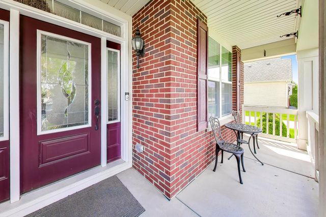 8880 Pearsall Drive, Huntley, IL 60142