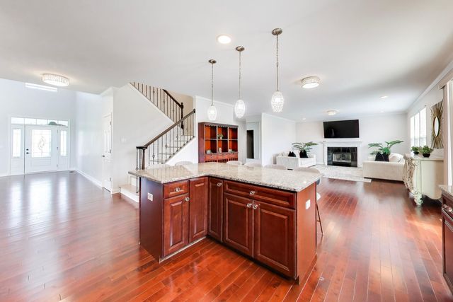 8880 Pearsall Drive, Huntley, IL 60142