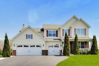 8880 Pearsall Drive, Huntley, IL 60142