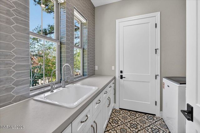 5750 Nordend Way, Reno, NV 89511