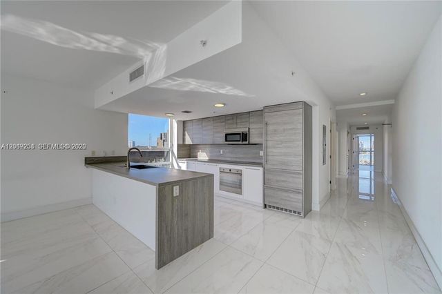 400 Sunny Isles Blvd 801, Sunny Isles Beach, FL 33160