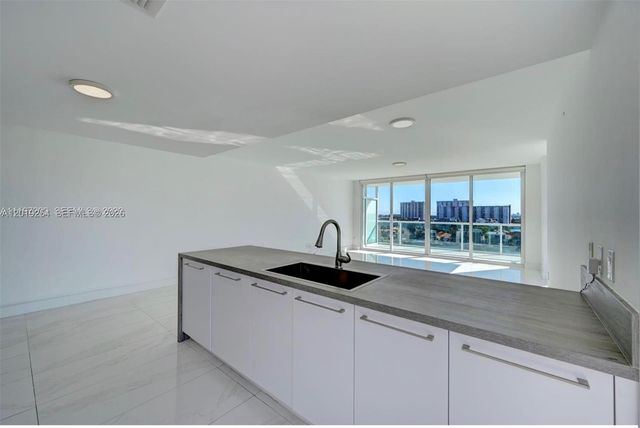 400 Sunny Isles Blvd 801, Sunny Isles Beach, FL 33160