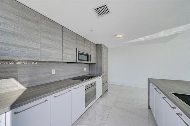 400 Sunny Isles Blvd 801, Sunny Isles Beach, FL 33160