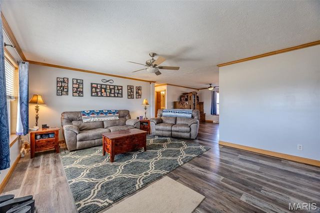 28345 Sapphire Drive, Richland, MO 65556