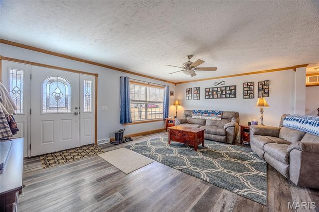 28345 Sapphire Drive, Richland, MO 65556