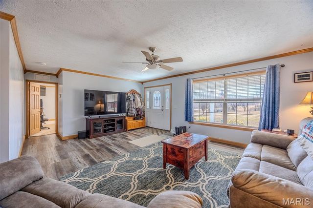 28345 Sapphire Drive, Richland, MO 65556