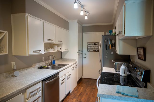 3080 Walnut Grove Rd Apt 406, Memphis, TN 38111