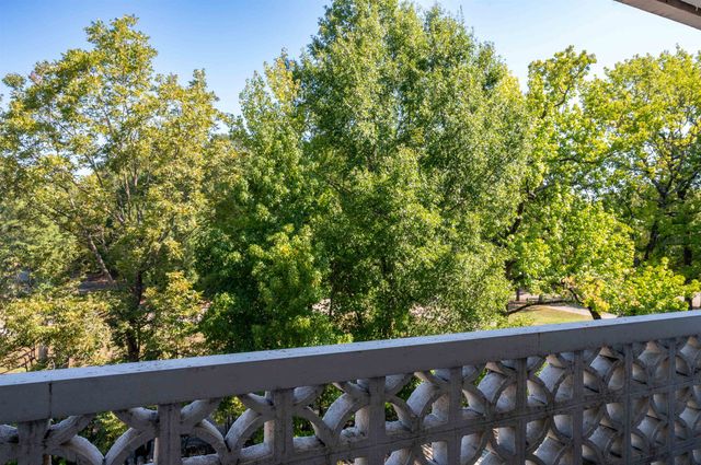 3080 Walnut Grove Rd Apt 406, Memphis, TN 38111