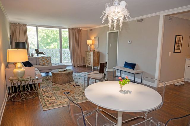 3080 Walnut Grove Rd Apt 406, Memphis, TN 38111