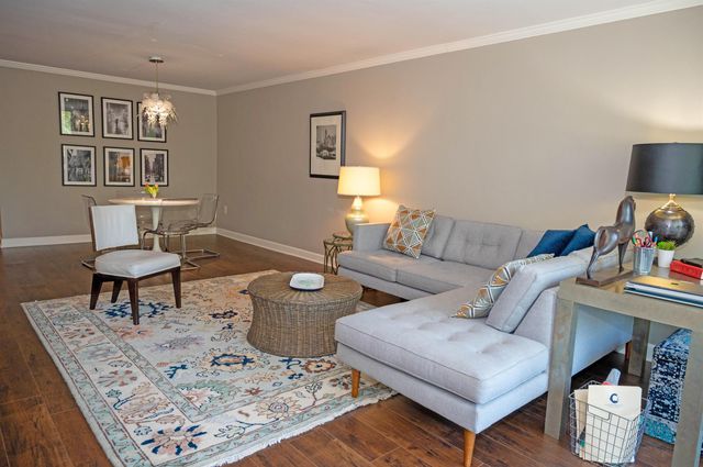 3080 Walnut Grove Rd Apt 406, Memphis, TN 38111