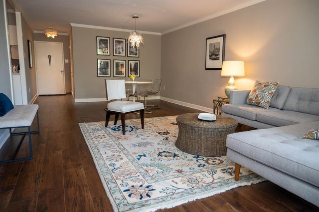 3080 Walnut Grove Rd Apt 406, Memphis, TN 38111
