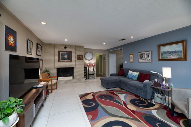 706 Norton Street, Weatherford, TX 76086