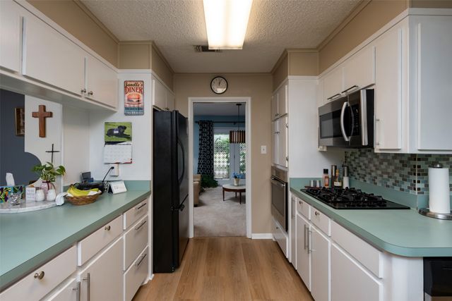 706 Norton Street, Weatherford, TX 76086