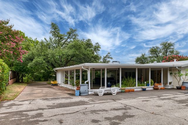 706 Norton Street, Weatherford, TX 76086