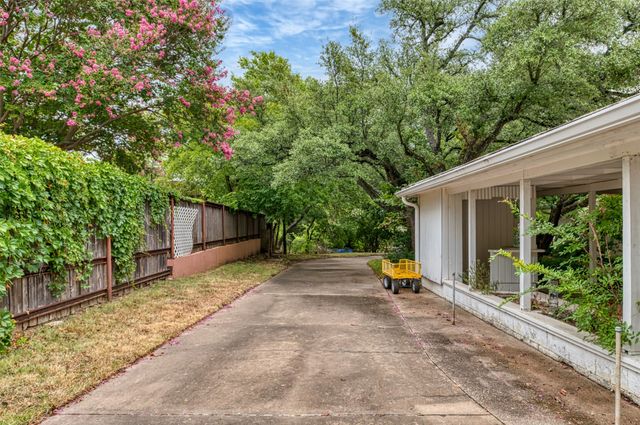706 Norton Street, Weatherford, TX 76086
