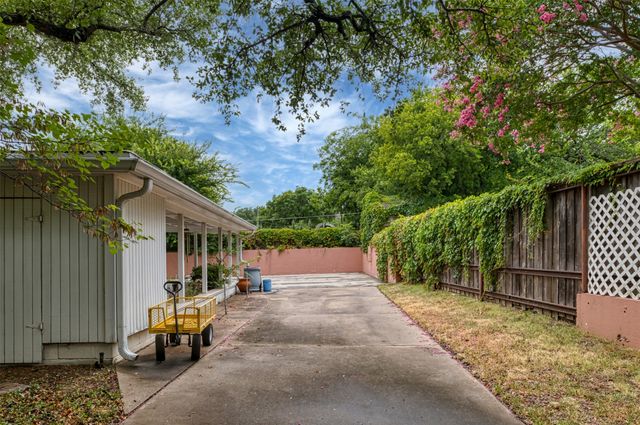 706 Norton Street, Weatherford, TX 76086