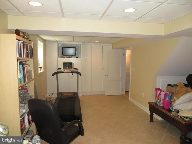 25 N GARFIELD ST, Arlington, VA 22201