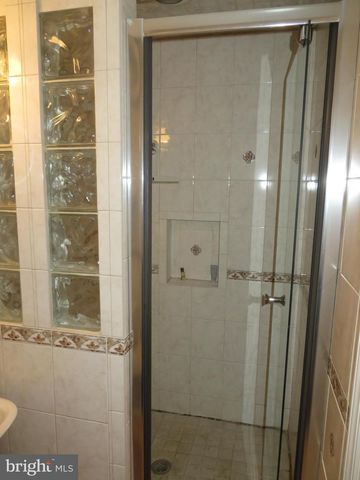 25 N GARFIELD ST, Arlington, VA 22201