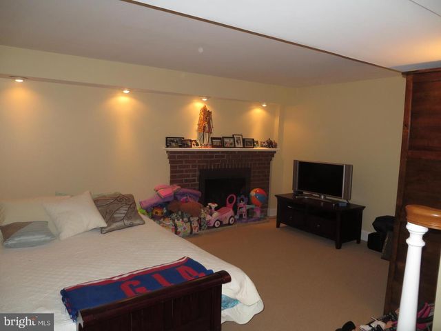 25 N GARFIELD ST, Arlington, VA 22201