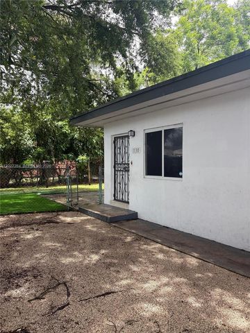 1130 NW 76th Street 1130, Miami, FL 33150