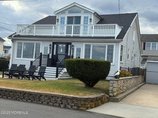 238 Shoreland Circle, Laurence Harbor, NJ 08879