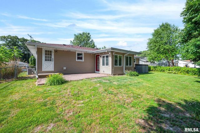 109 PEBBLE Court, East Peoria, IL 61611