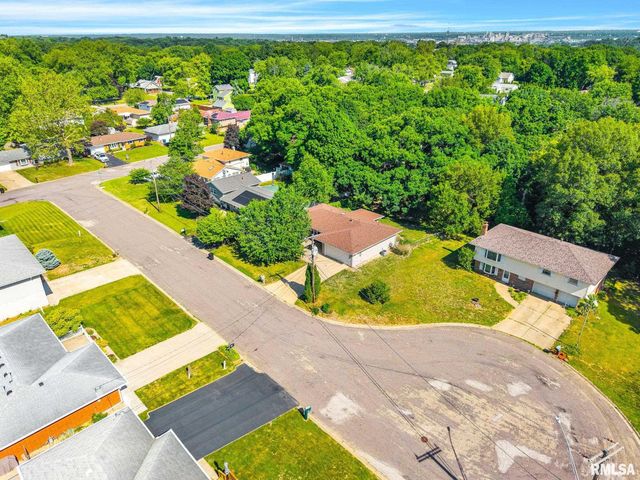 109 PEBBLE Court, East Peoria, IL 61611