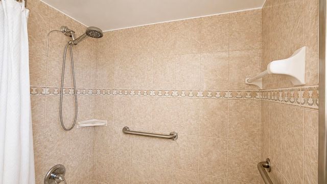 210 174TH Street 1901, Sunny Isles Beach, FL 33160