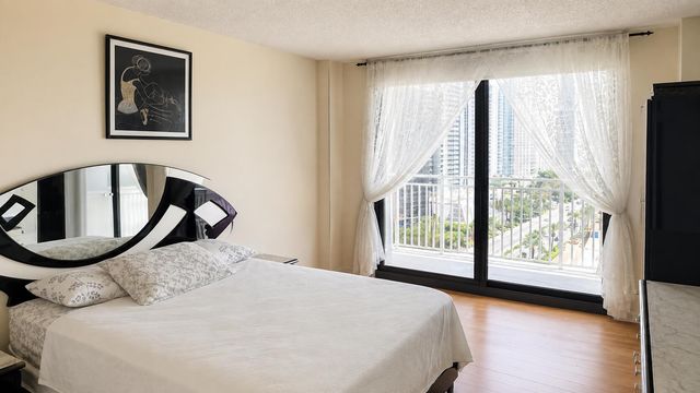 210 174TH Street 1901, Sunny Isles Beach, FL 33160