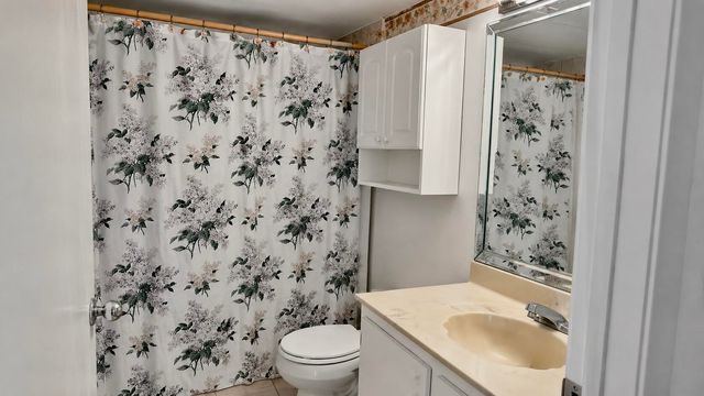 210 174TH Street 1901, Sunny Isles Beach, FL 33160